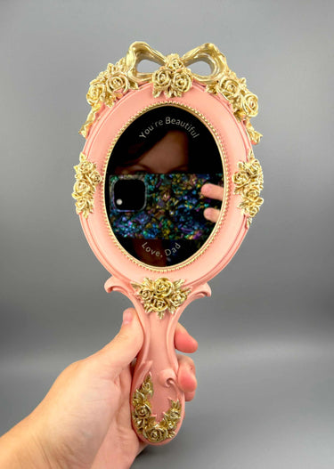 QueenGlow Mirror – Personalized Royal Edition